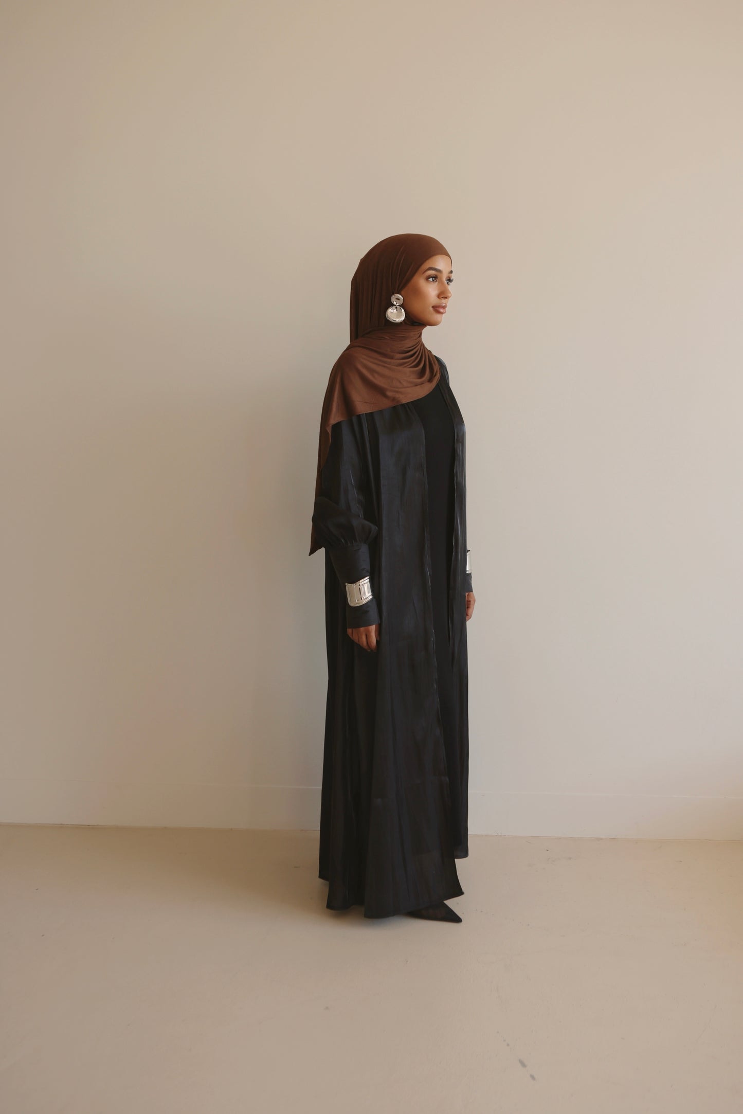 Veila Drape Black