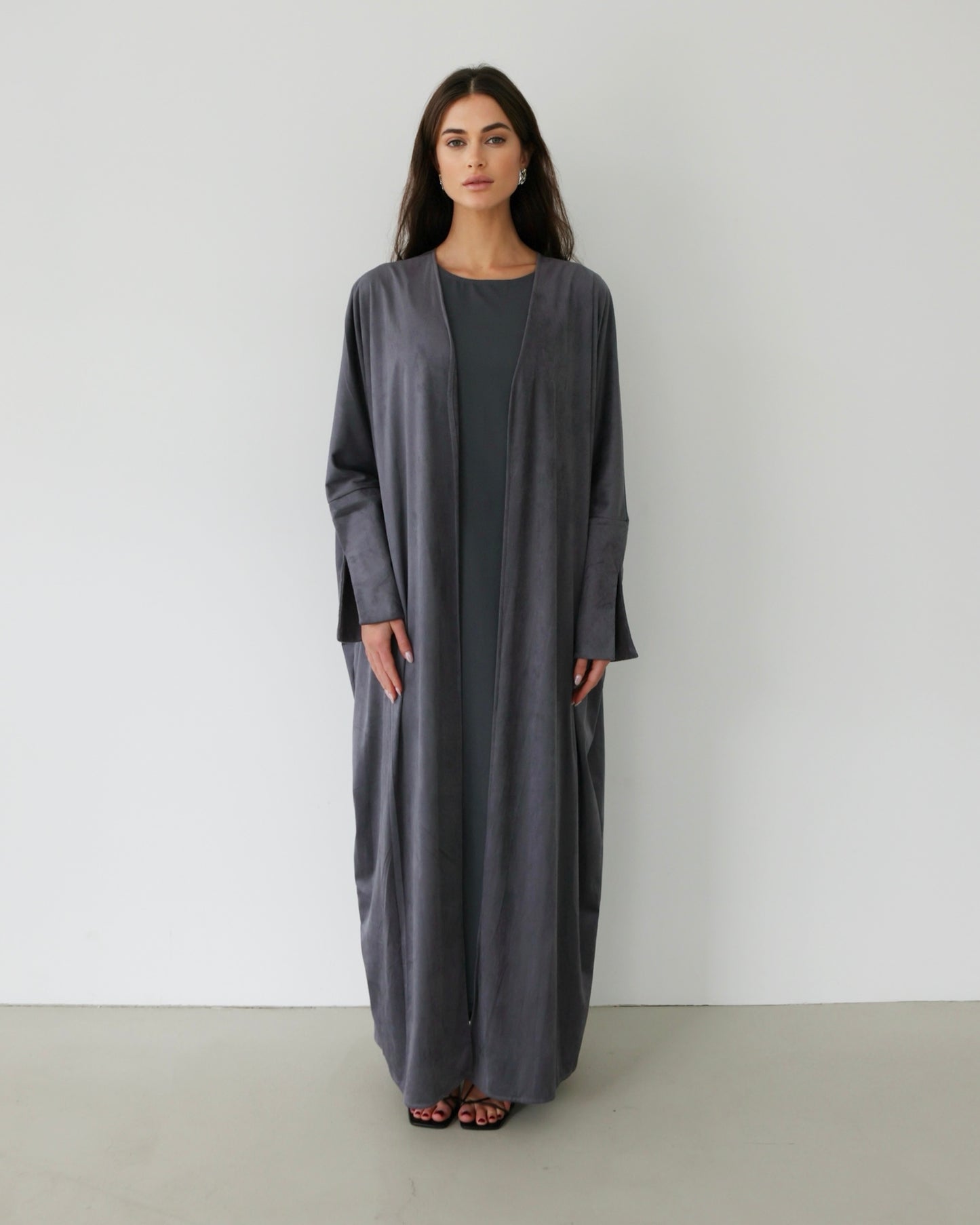 Veloura Abaya Charcoal