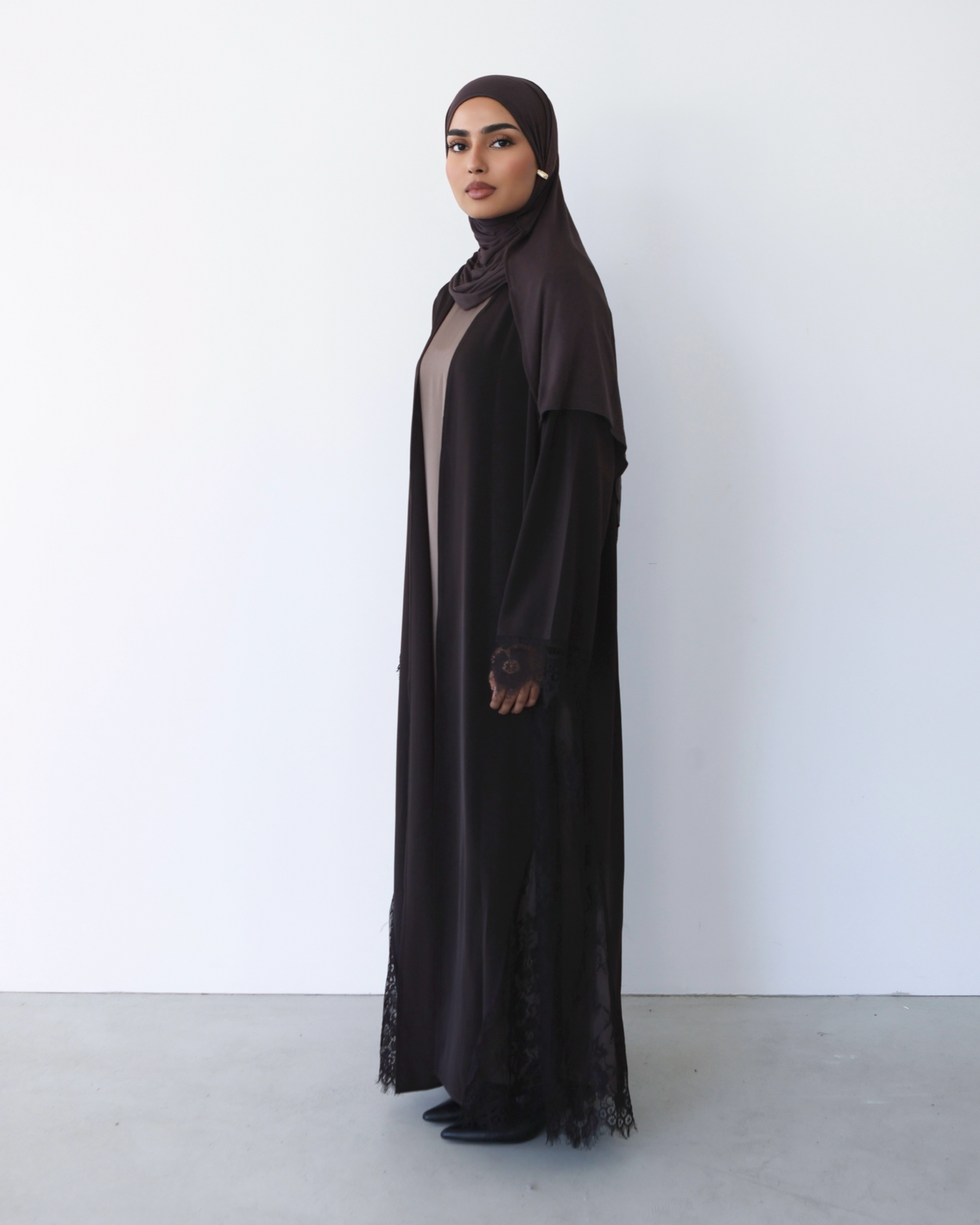 Amara Lace Abaya